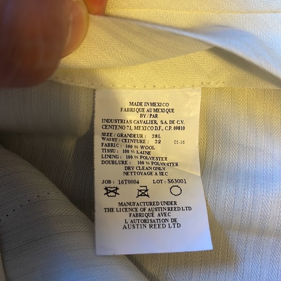 Austin Reed 2 piece suit from Moores, all black worn once - Picture 6 of 8